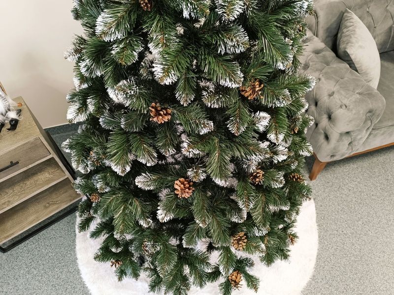 Brad artificial Christmas TSB Grand Lidia Nins cu conuri, 2D, 220cm U-Lidia-WTCones-220 foto
